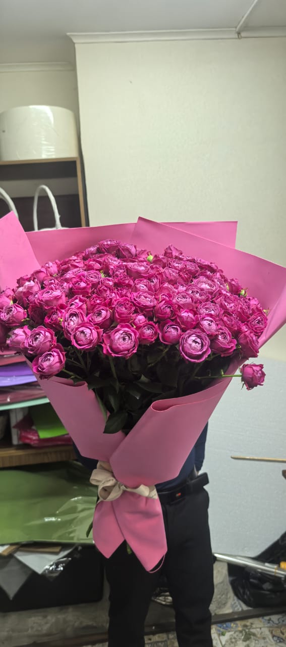 29 кустовых прекрасных роз в Ставрополе