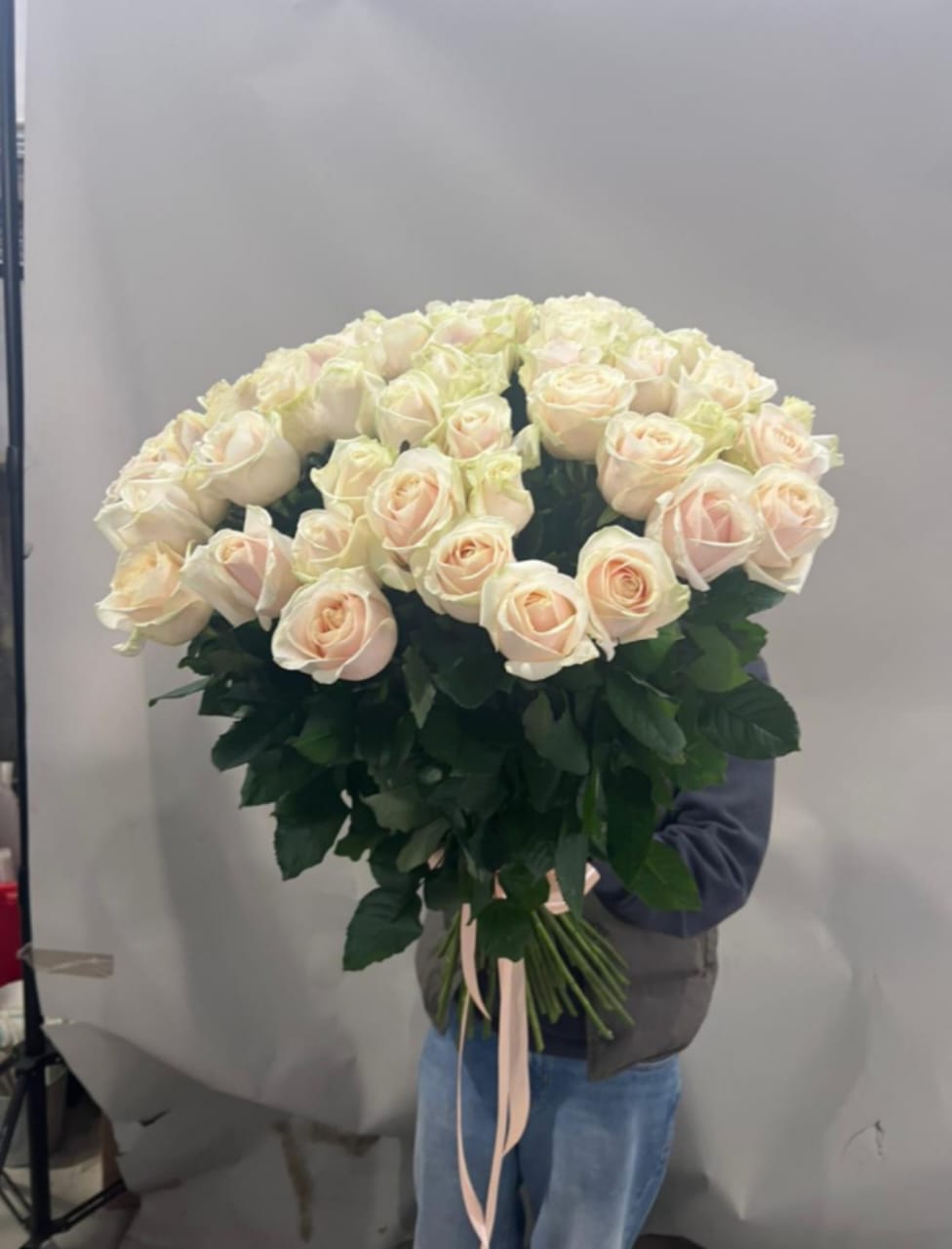 51 роза 60см  с крупным бокалом в Краснодаре