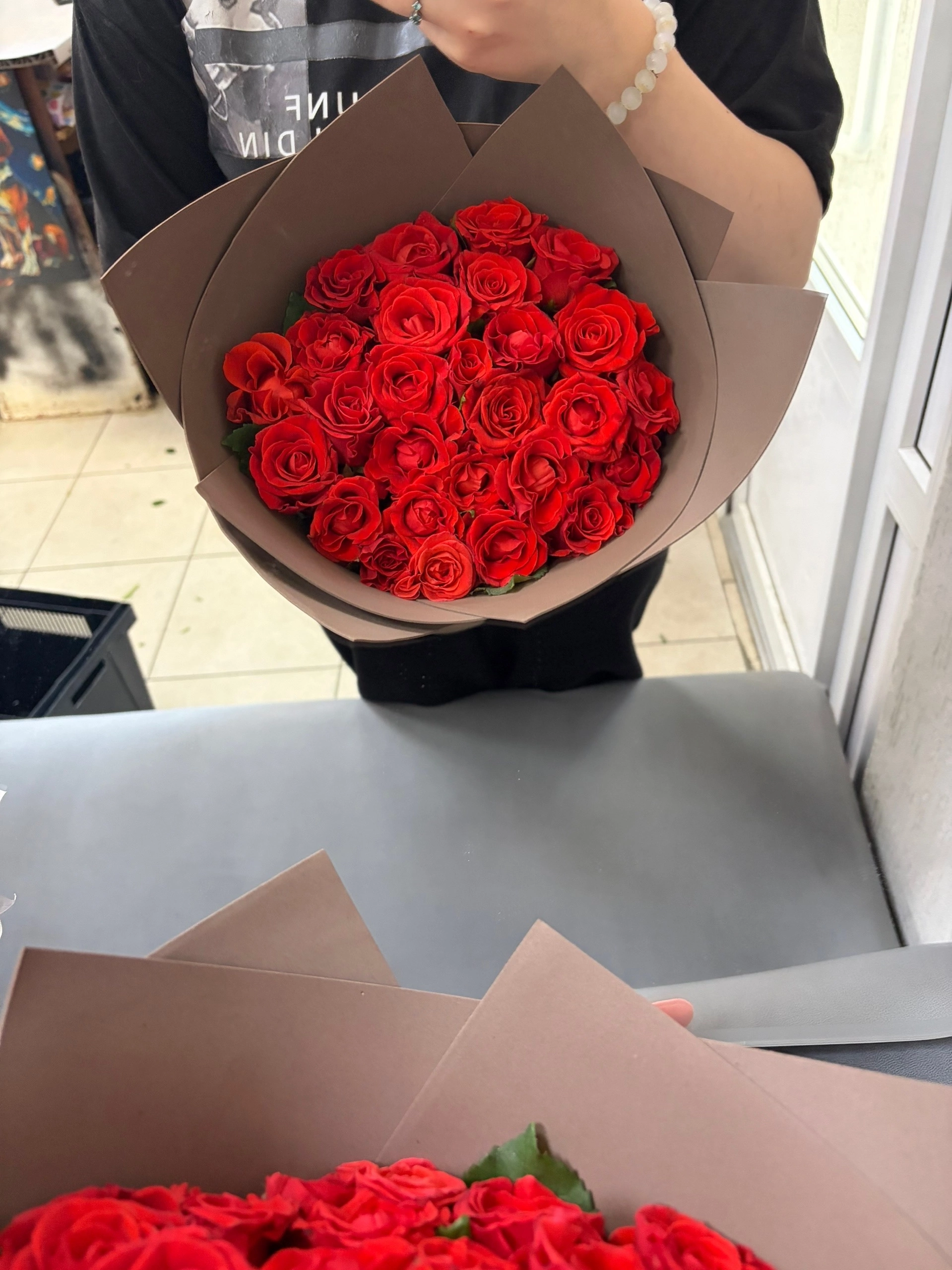 27 роз 40 сантиметров